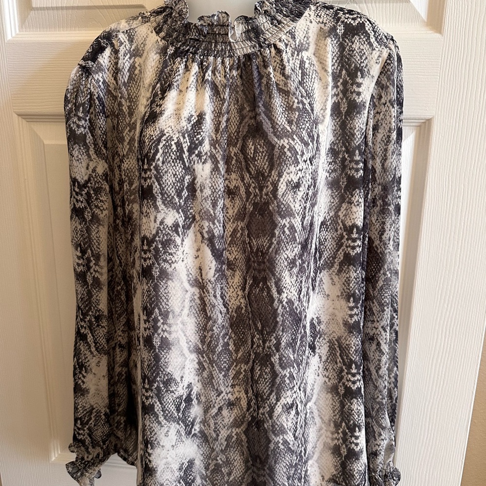 Vince Camuto XL blouse